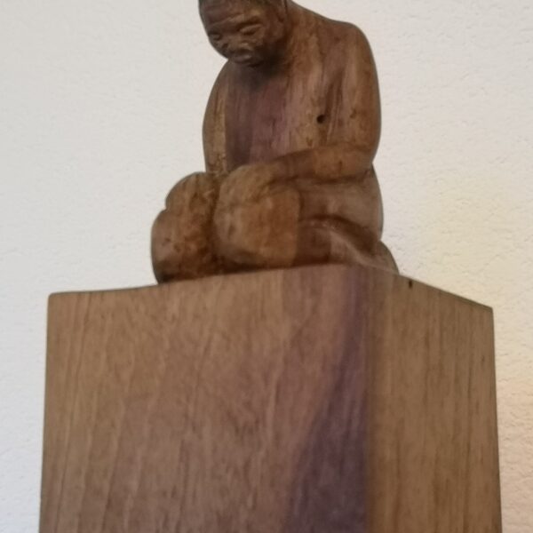 25 Ohne Titel Nussbaum ca 20cm hoch 